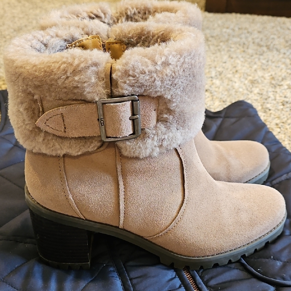 Ugg Tan Suede Ankle Boots
